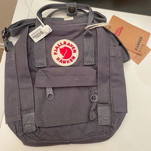 FJALLRAVEN Kånken sling bag, NWT